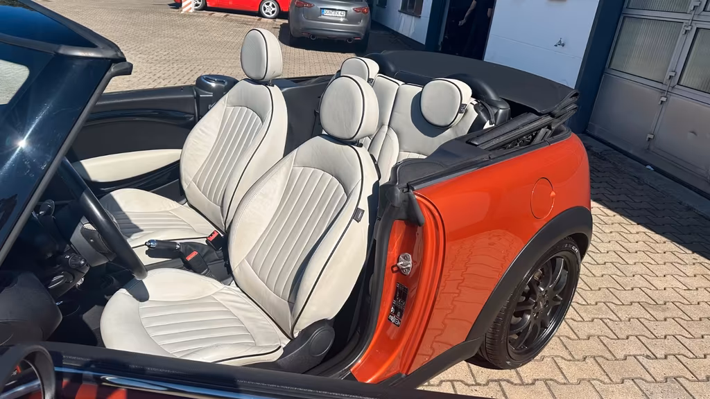 MINI Cooper Cabrio