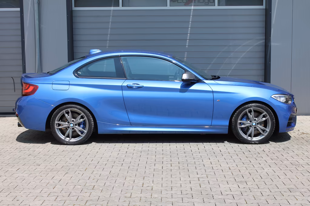 BMW M235