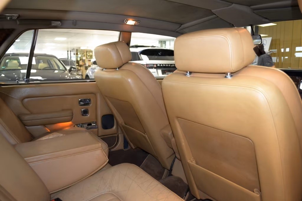 Rolls-Royce Silver Spirit