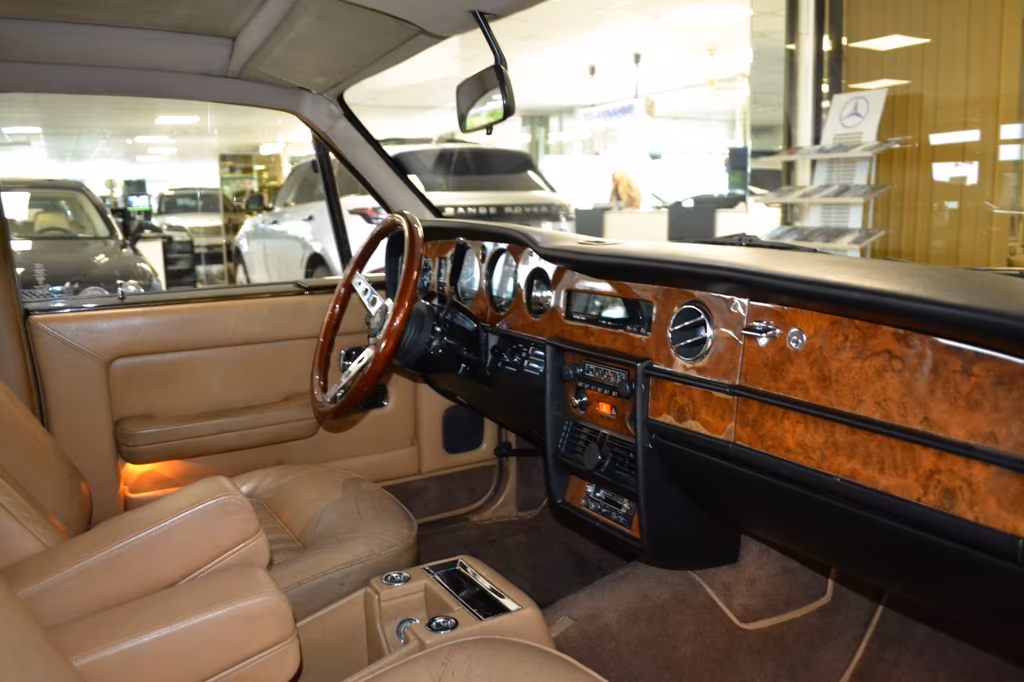 Rolls-Royce Silver Spirit