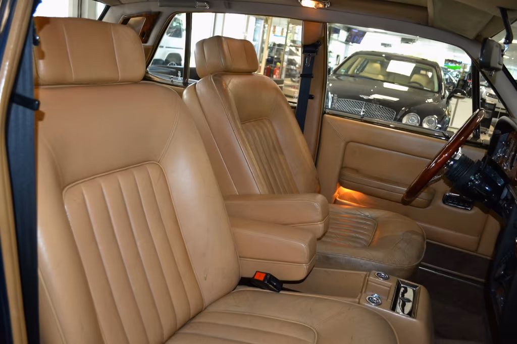 Rolls-Royce Silver Spirit