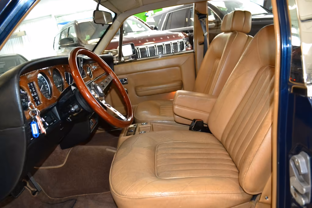 Rolls-Royce Silver Spirit