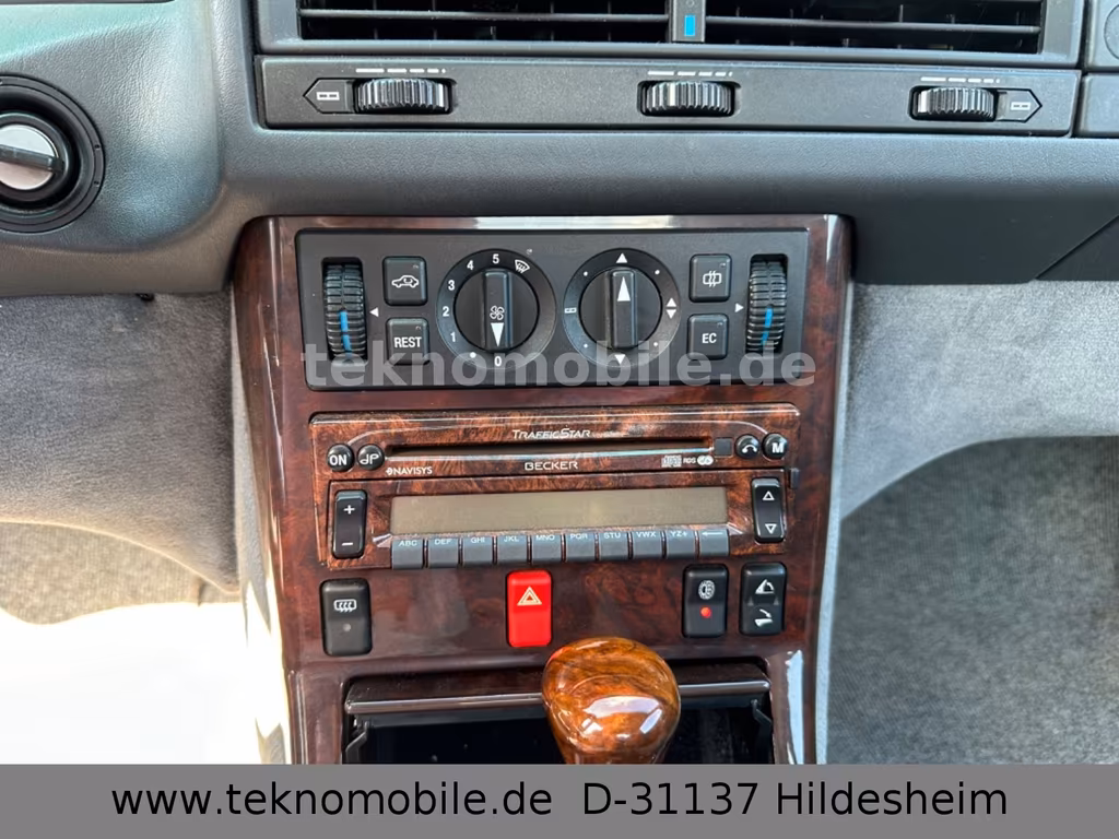 Mercedes-Benz SL 300