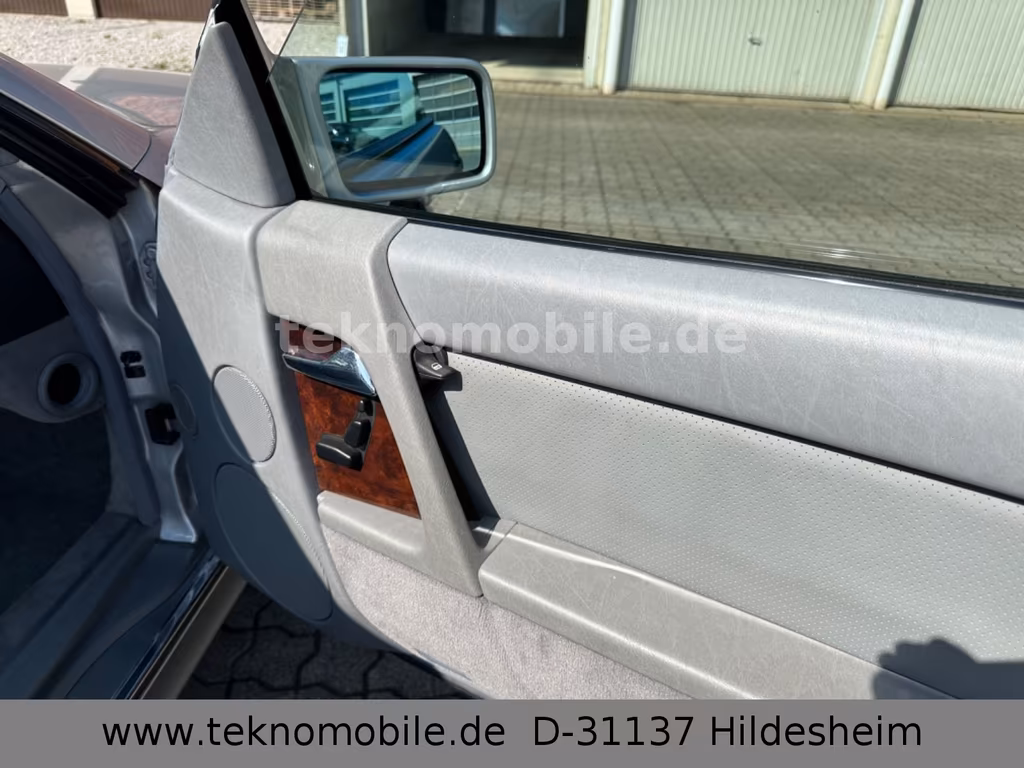 Mercedes-Benz SL 300