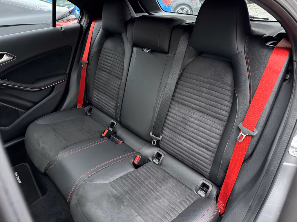 Mercedes-Benz A 45 AMG