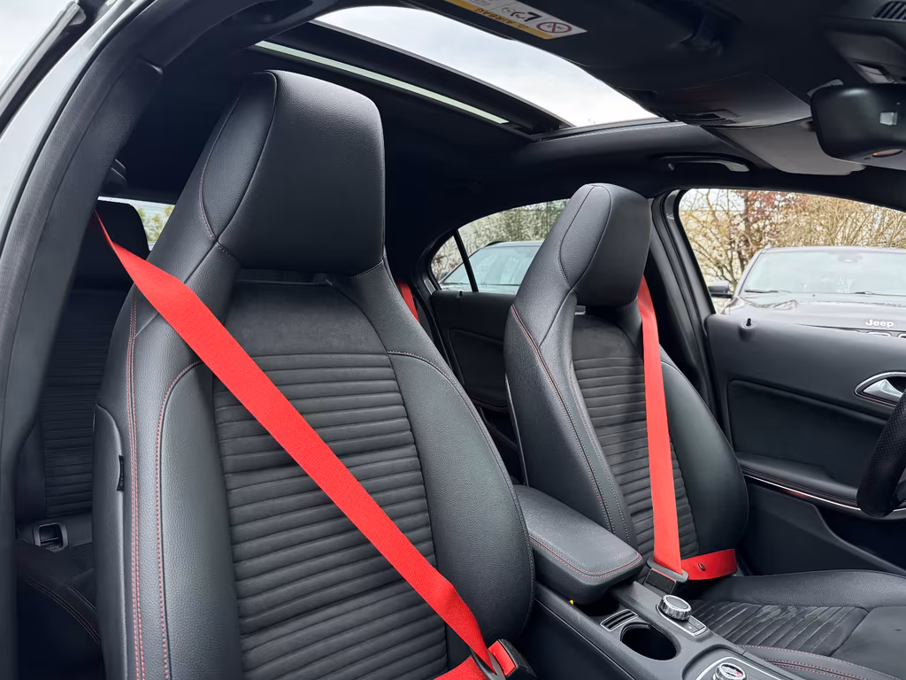 Mercedes-Benz A 45 AMG