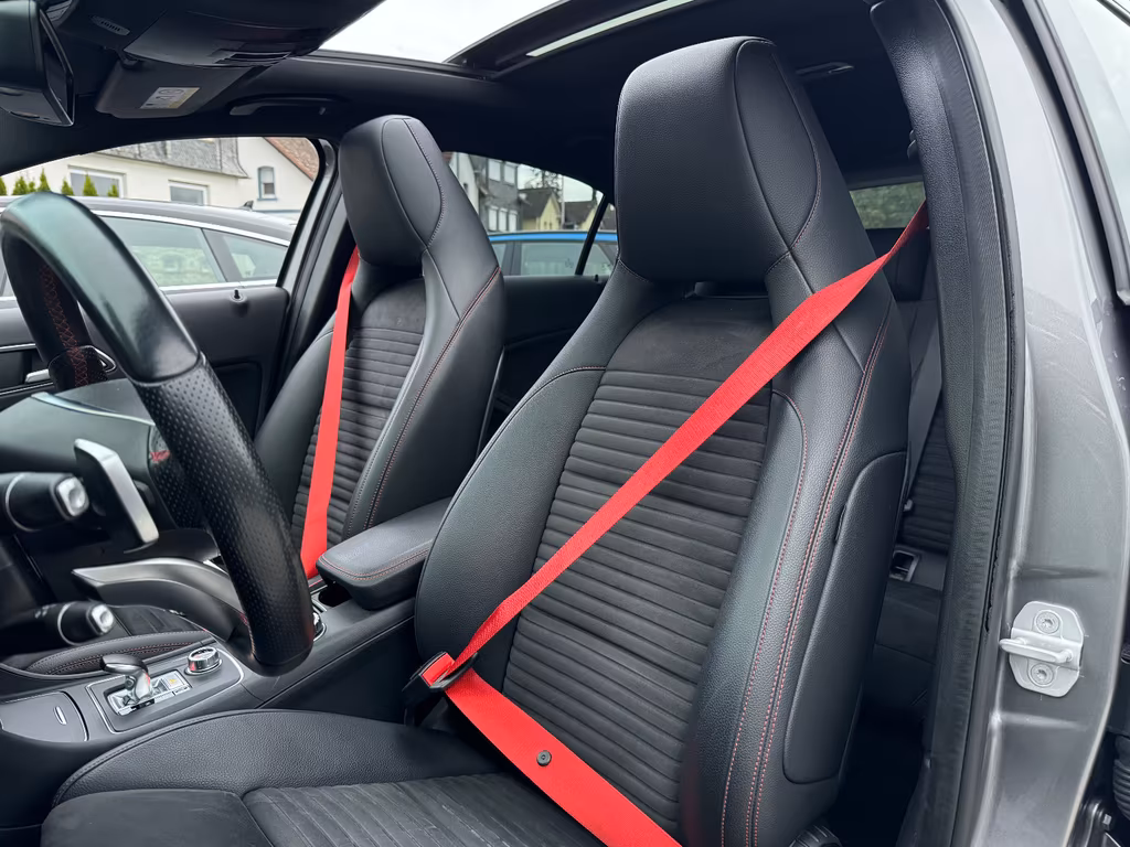 Mercedes-Benz A 45 AMG