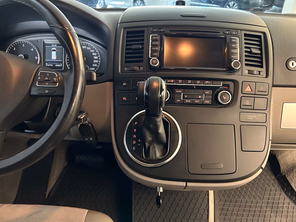 Volkswagen T5 California