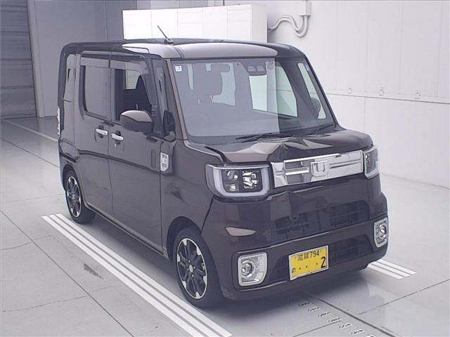 DAIHATSU WAKE