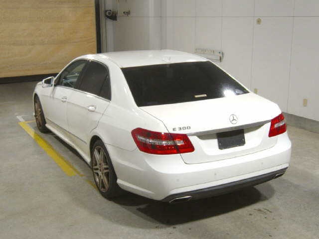 MERCEDES BENZ E CLASS