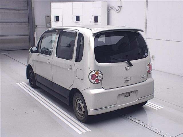 DAIHATSU MOVE LATTE