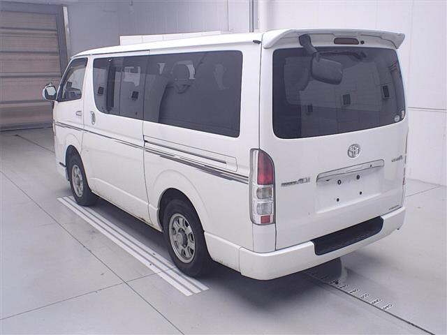 TOYOTA REGIUS ACE