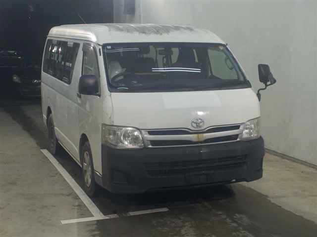 TOYOTA HIACE WAGON