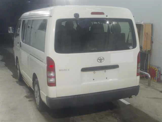 TOYOTA HIACE WAGON