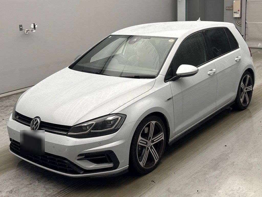 VOLKSWAGEN GOLF R