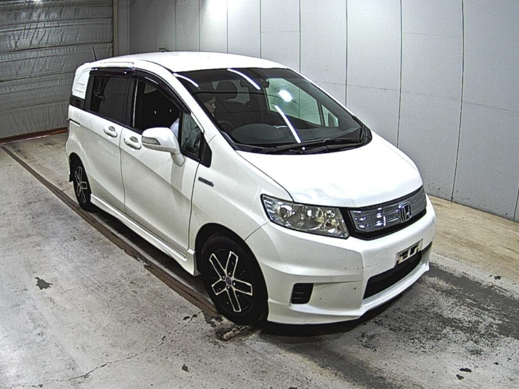 HONDA FREED SPIKE HYBRID