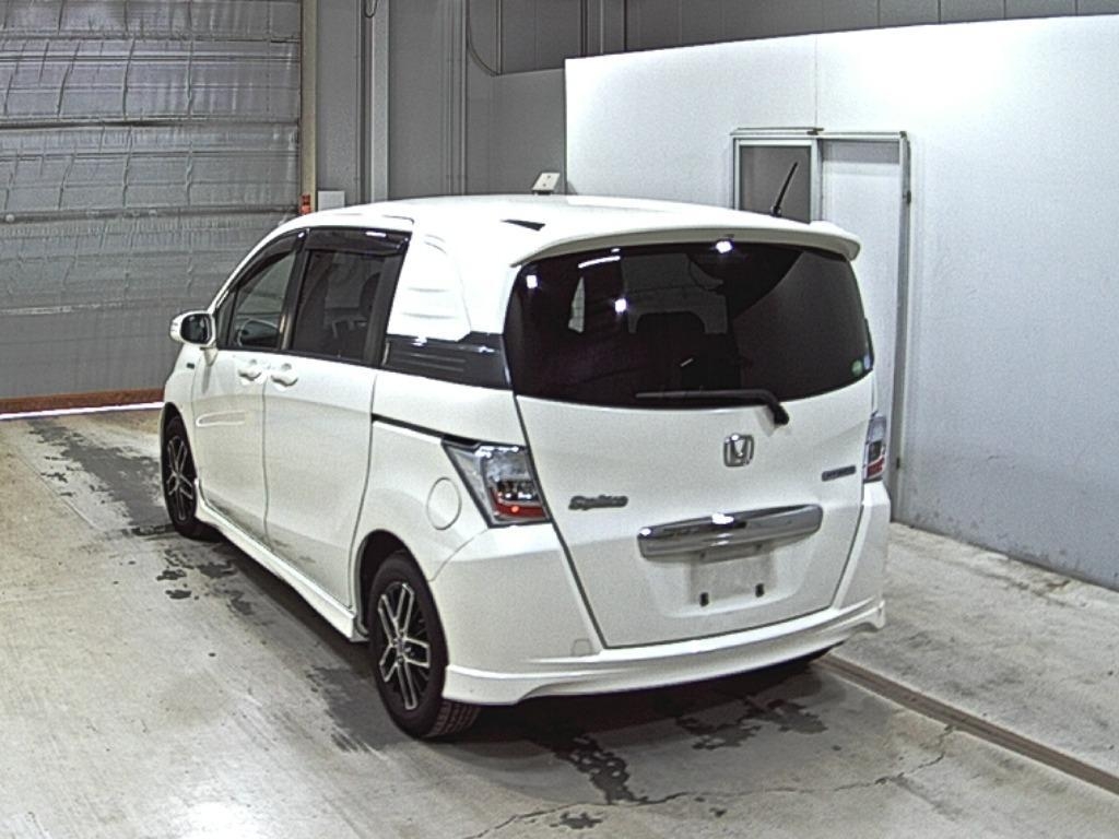 HONDA FREED SPIKE HYBRID