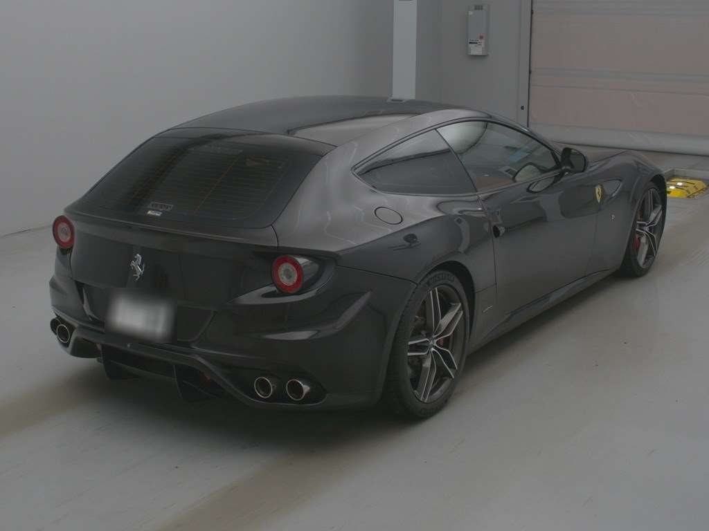 FERRARI FF