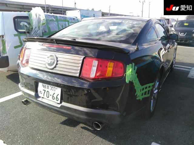 FORD MUSTANG