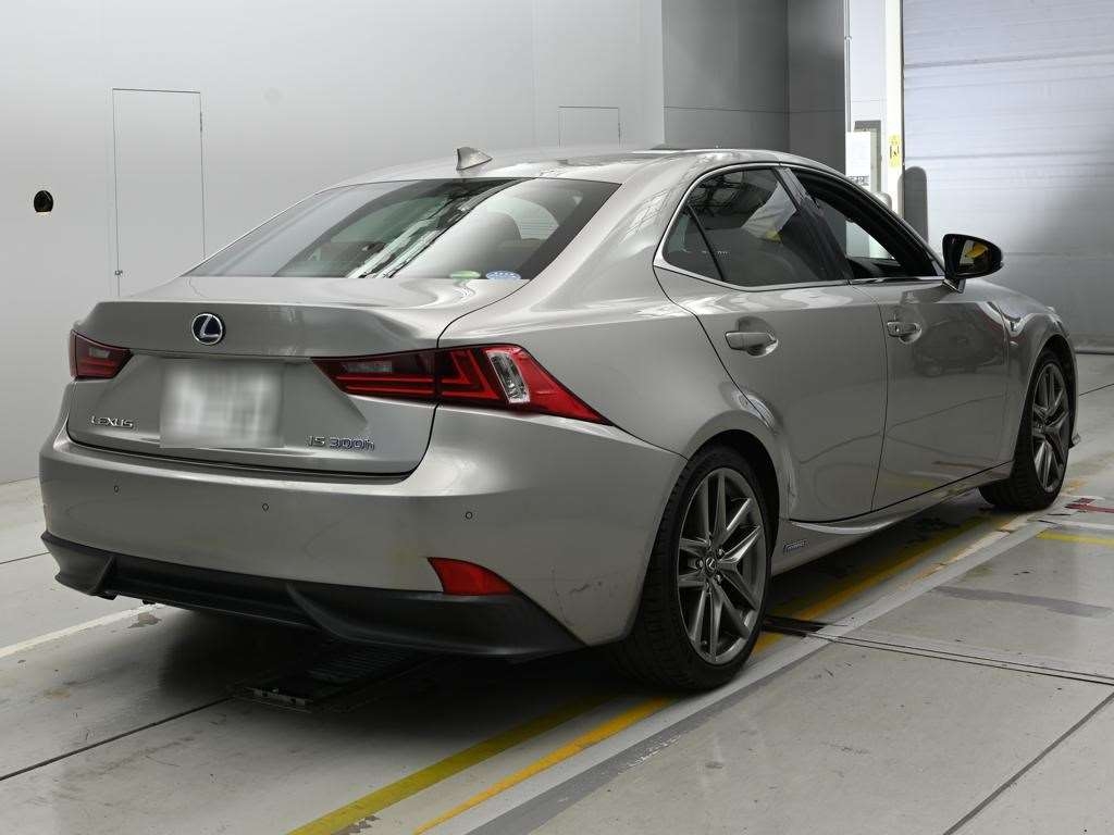 LEXUS IS