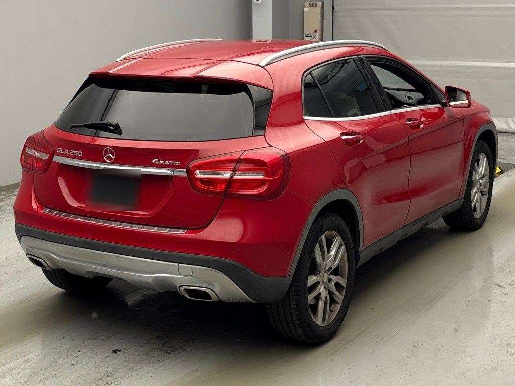 MERCEDES BENZ GLA