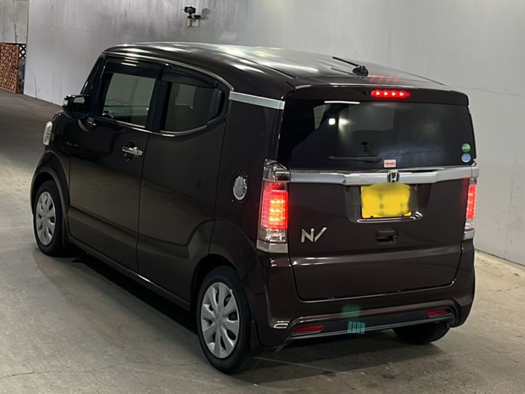 HONDA N-BOX SLASH