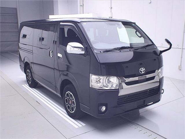 TOYOTA REGIUS ACE