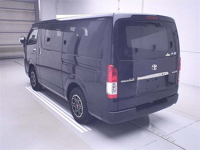 TOYOTA REGIUS ACE