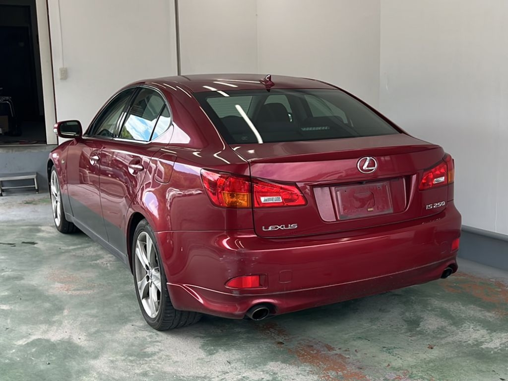 LEXUS IS