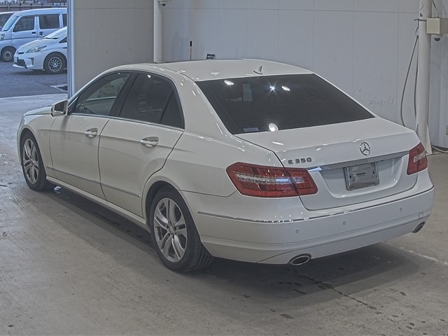 MERCEDES BENZ E CLASS
