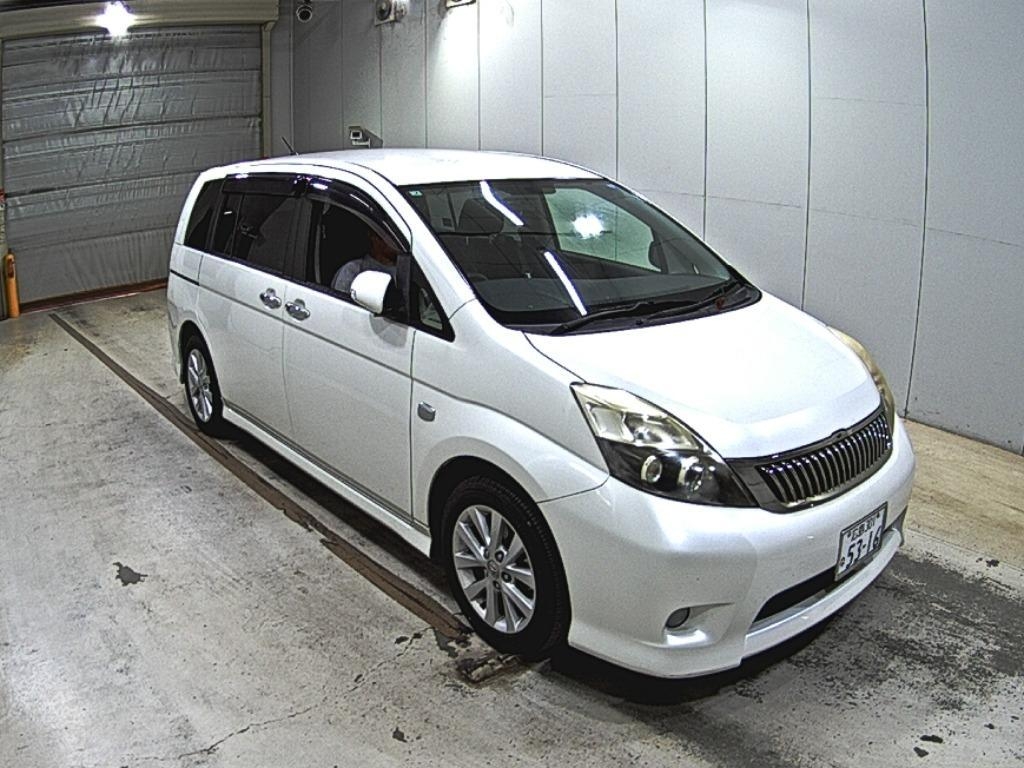 TOYOTA ISIS
