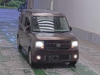 TOYOTA PIXIS SPACE