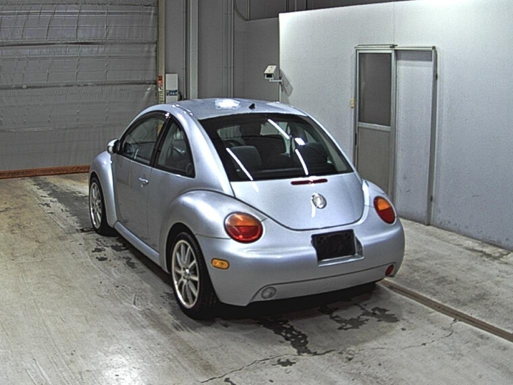 VOLKSWAGEN NEW BEETLE