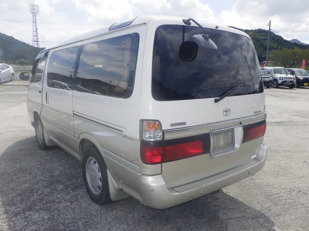 TOYOTA HIACE WAGON