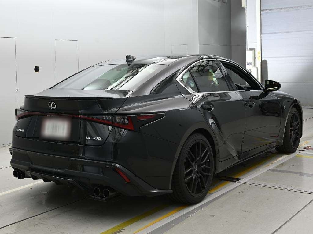LEXUS IS