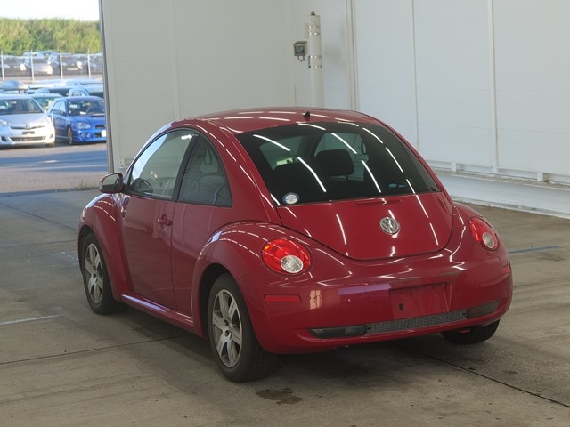 VOLKSWAGEN NEW BEETLE