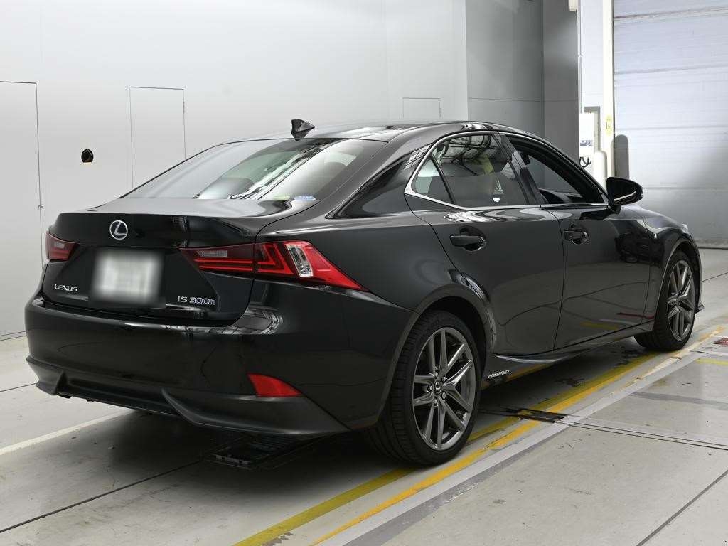LEXUS IS
