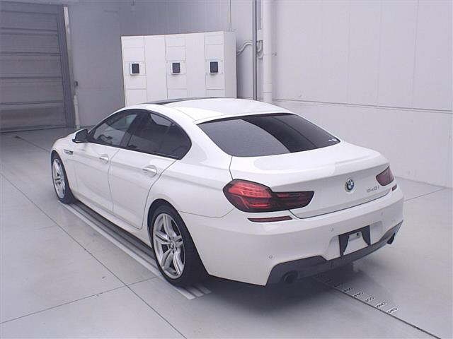 BMW 6 SERIES