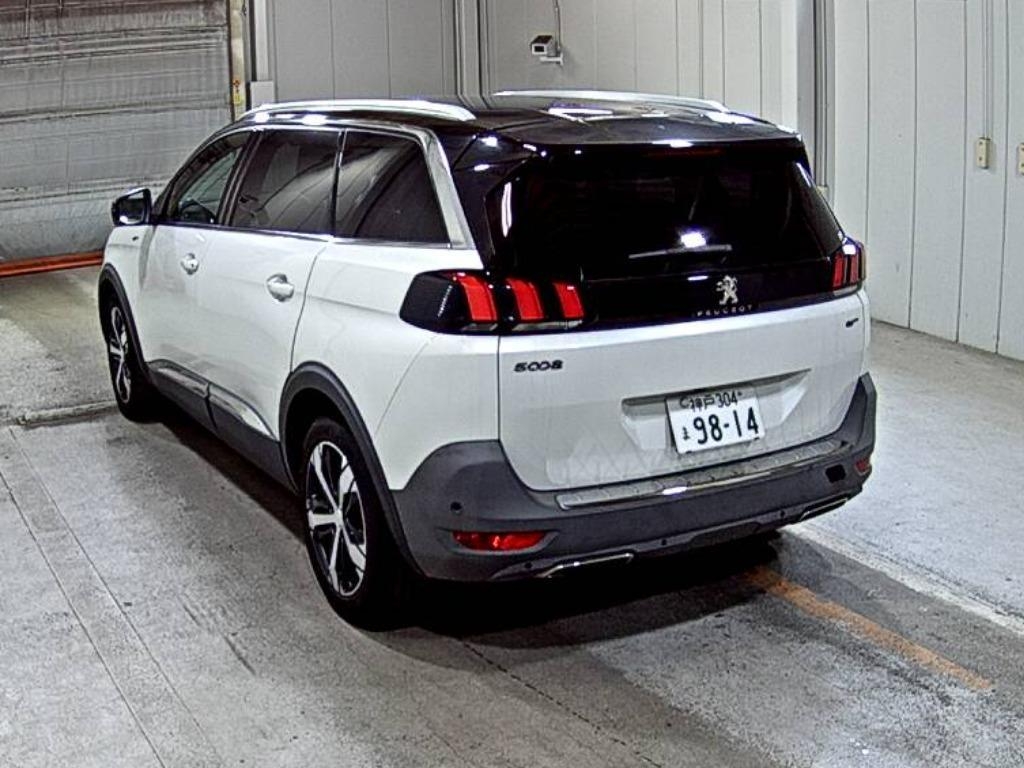 PEUGEOT 5008