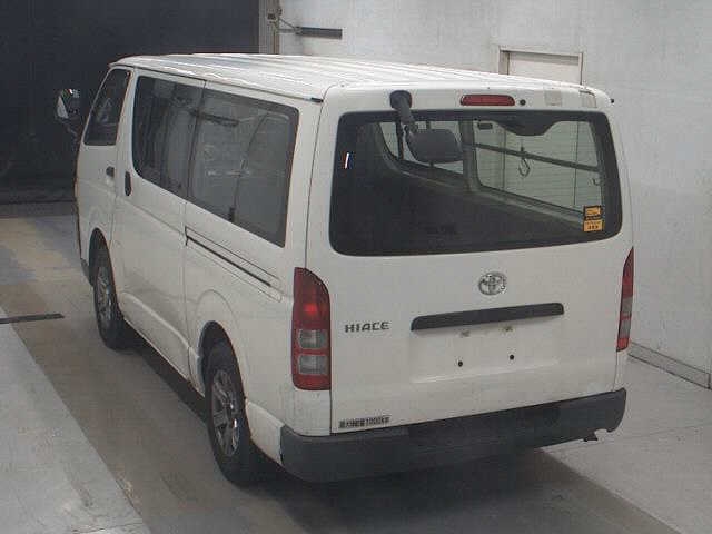 TOYOTA HIACE VAN