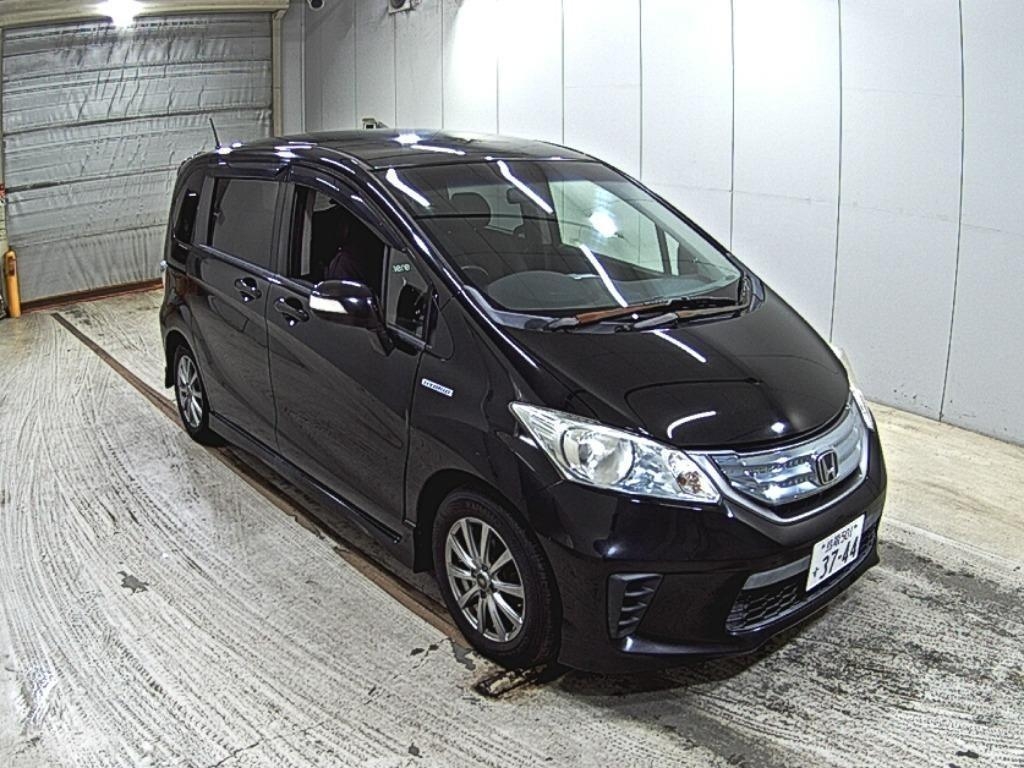 HONDA FREED HYBRID