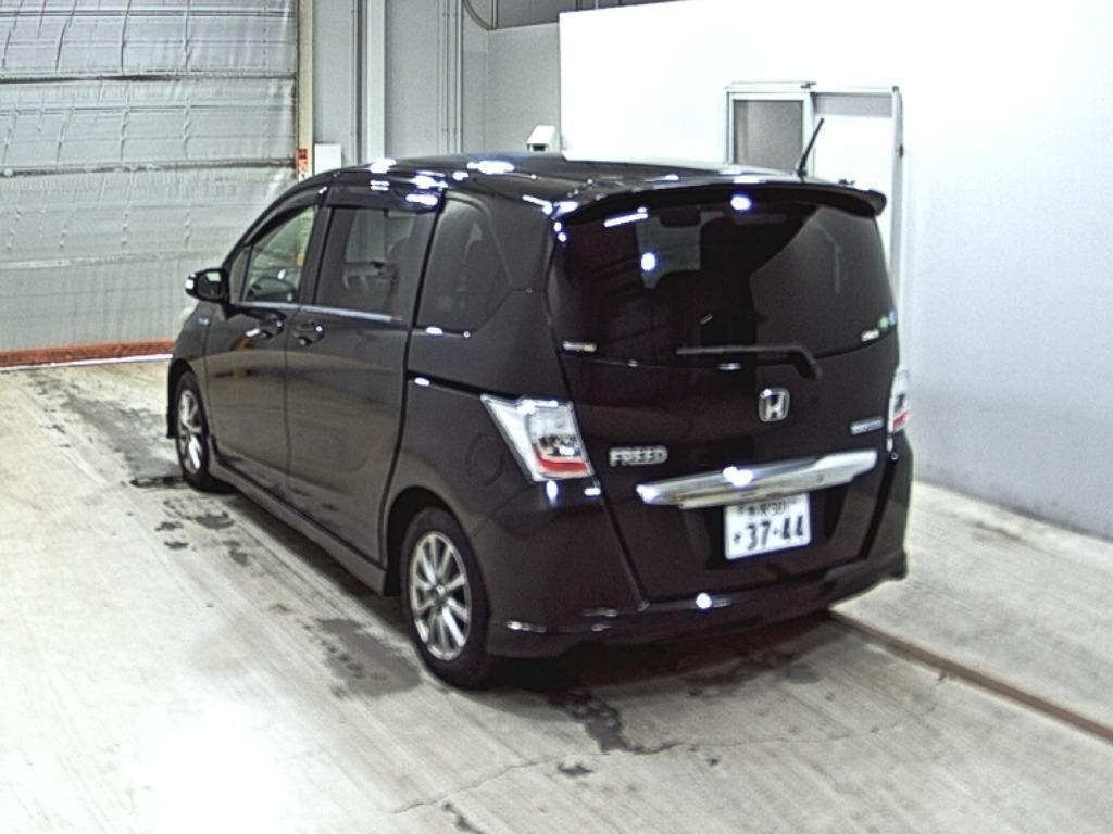 HONDA FREED HYBRID