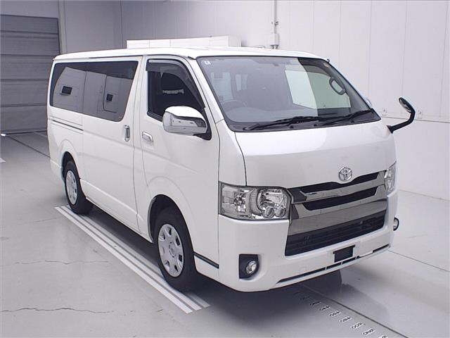 TOYOTA REGIUS ACE