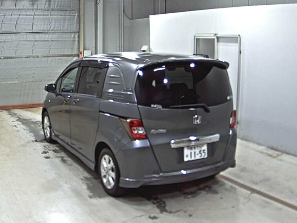 HONDA FREED SPIKE