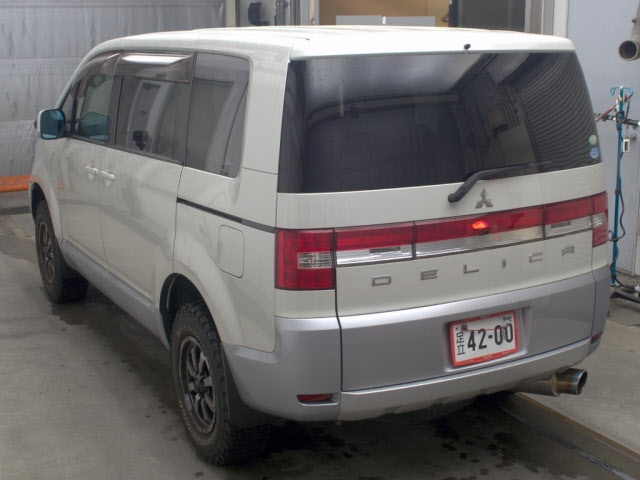 MITSUBISHI DELICA D:5