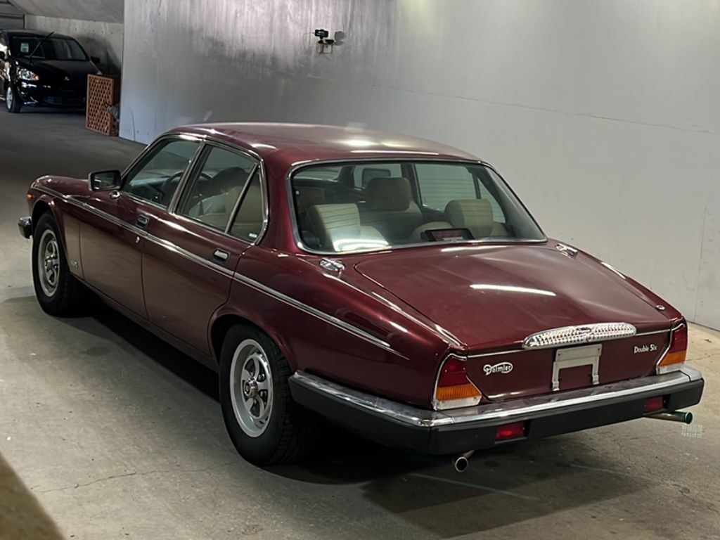 DAIMLER DOUBLE SIX