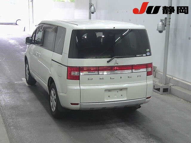 MITSUBISHI DELICA D:5