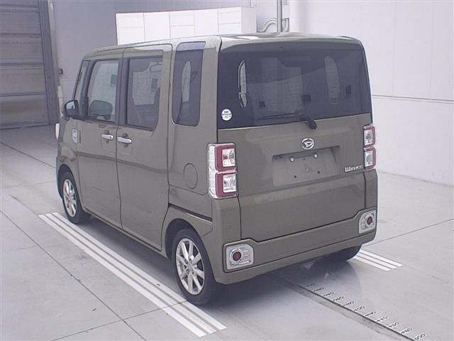 DAIHATSU WAKE