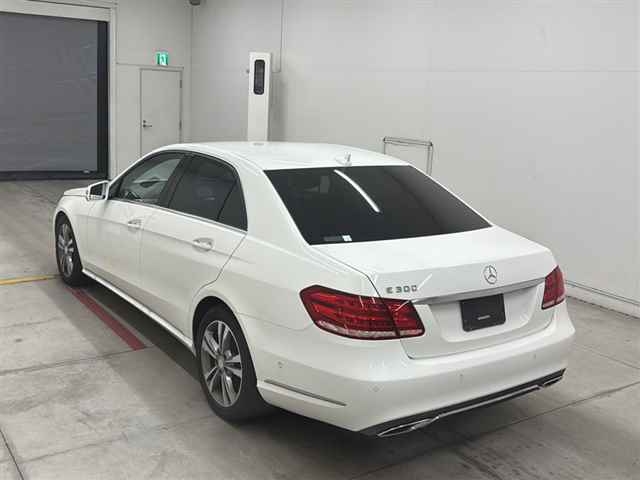MERCEDES BENZ E CLASS