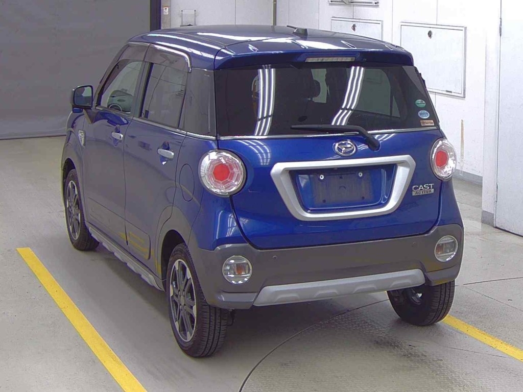 DAIHATSU CAST